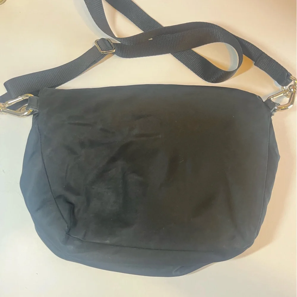 lululemon athletica Black All Night Festival Crossbody Bag - Picture 8 of 11